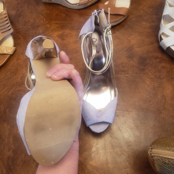 Lavender platform stilettos - Picture 3 of 3